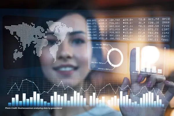 罗永浩的“细红线”AI要来了？2025科技大会或将揭开神秘面纱 封面图